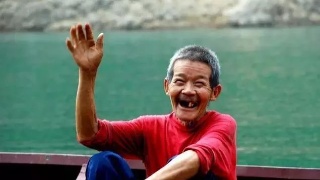 pg国际008国际官网|朴海镇票选韩国美男演员第一位堪称“角色杀手”