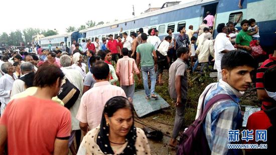 【pg国际008国际官网】刮痧部位变黑是怎么回事 是不是越黑越好呢(图1) 008pg国际版官网入口